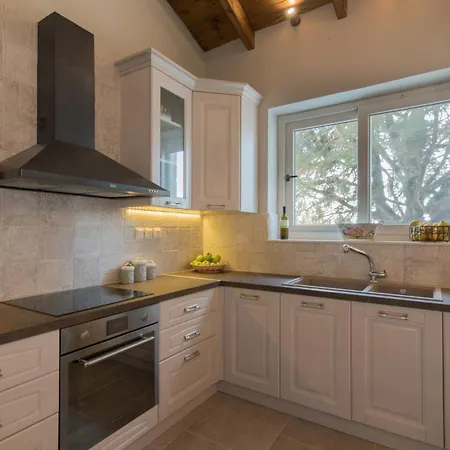 Astarte - Laalu Private With Pool Vila