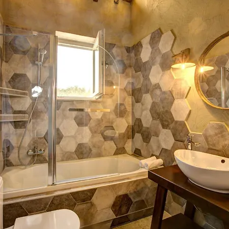 Villa Astarte - Laalu Private With Pool Koukounariá