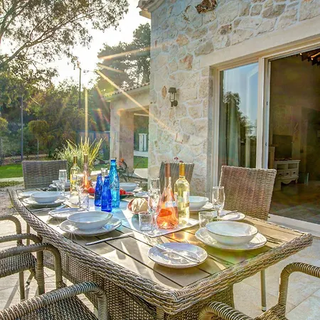 Villa Astarte - Laalu Private With Pool Koukounaria