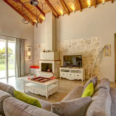 Astarte - Laalu Private With Pool Koukounaria