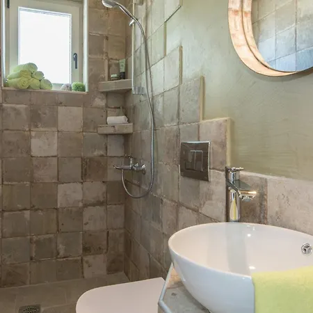 Villa Astarte - Laalu Private With Pool Koukounaria