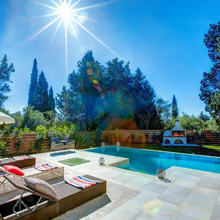 Astarte - Laalu Private With Pool
