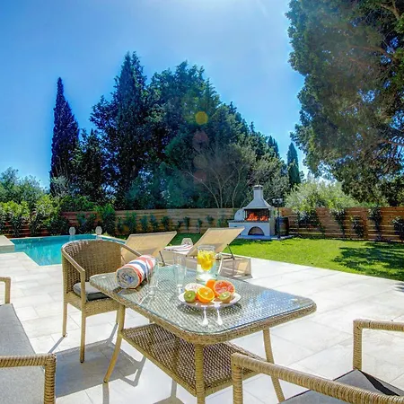 Astarte - Laalu Private With Pool *
